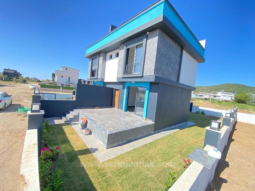 2+1 Villa Zum Verkauf In Doğanbey, 500 Meter Vom Meer Entfernt, Fußbodenheizung