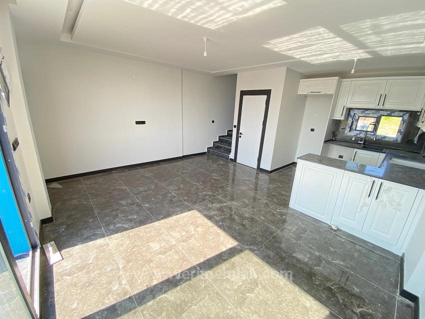 2+1 Villa Zum Verkauf In Doğanbey, 500 Meter Vom Meer Entfernt, Fußbodenheizung