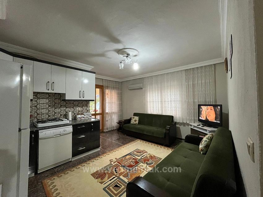 Möblierte 2+1 Wohnung Mit Garten In Seferihisar Payamlı