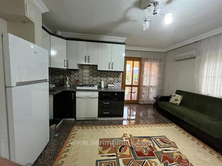 Möblierte 2+1 Wohnung Mit Garten In Seferihisar Payamlı