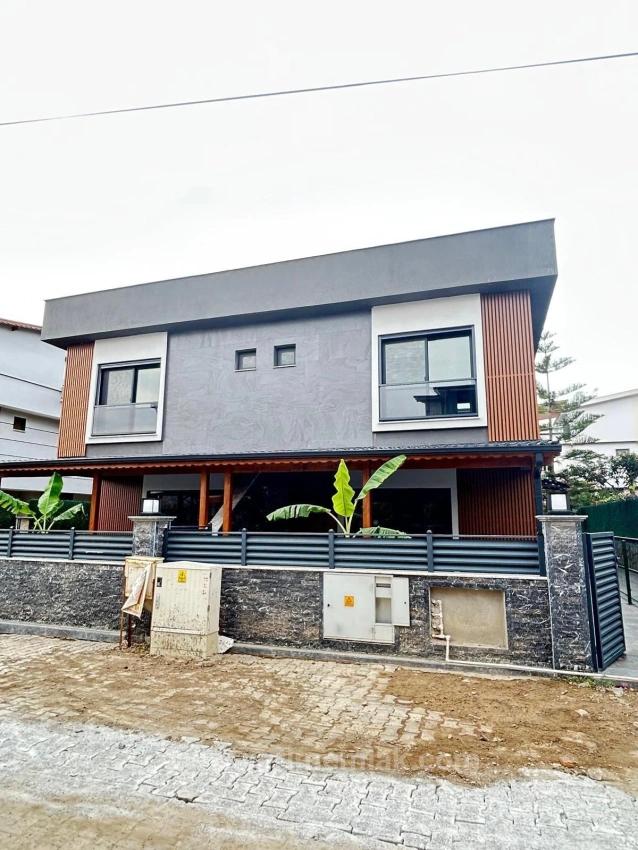 Ultra-Luxusvilla Mit Großem Garten, 30 Meter Vom Meer Entfernt In Özdere