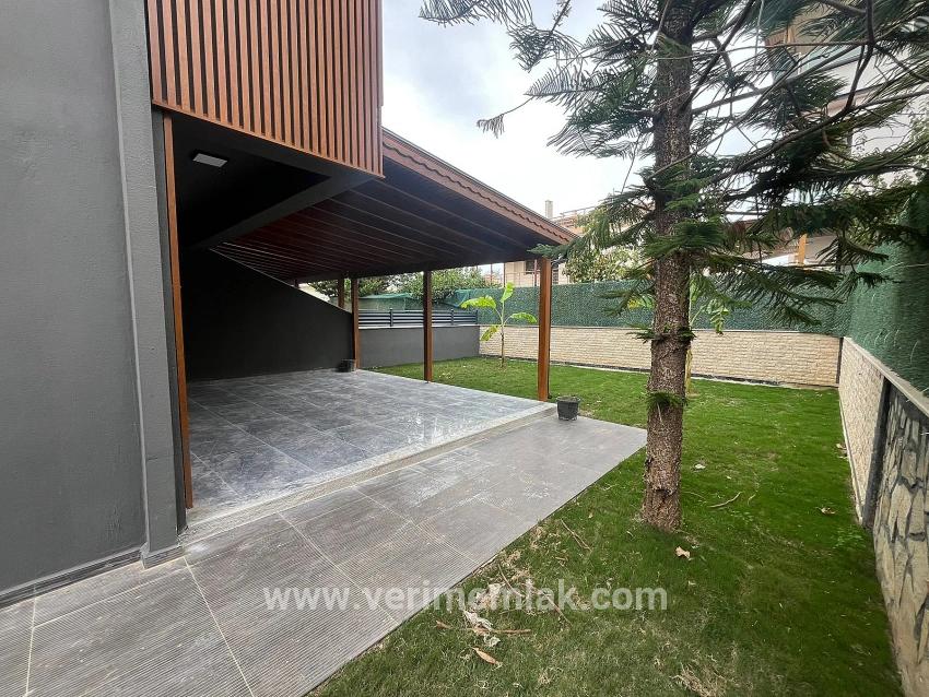 3+1-Zimmer Villa Zu verkaufen in Orta Bz. Menderes Özdere - 220 m²