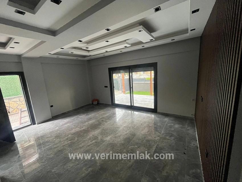 3+1-Zimmer Villa Zu verkaufen in Orta Bz. Menderes Özdere - 220 m²