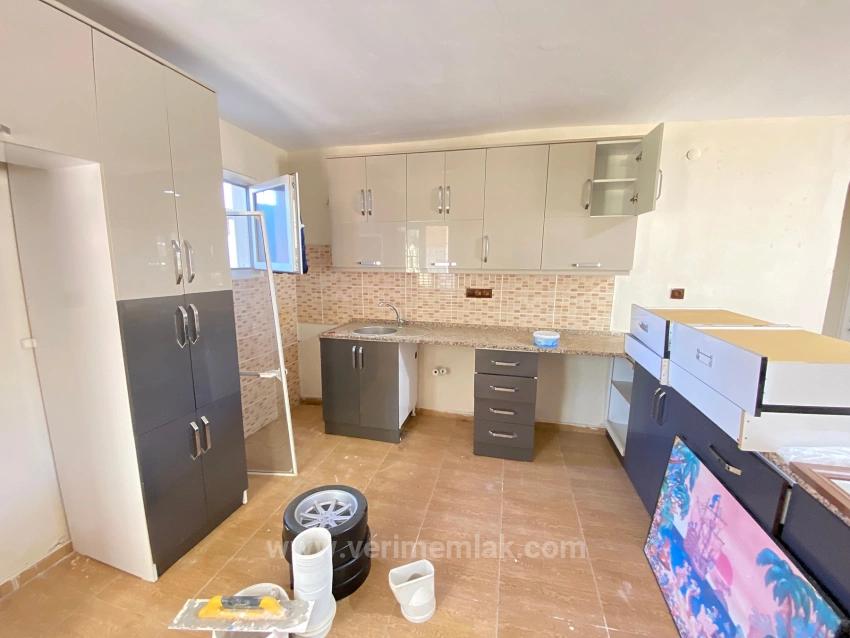 2+1-Zimmer-Wohnung Im Erdgeschoss In Ürkmez, Izmir, 100 M Vom Meer Entfernt Zu Vermieten