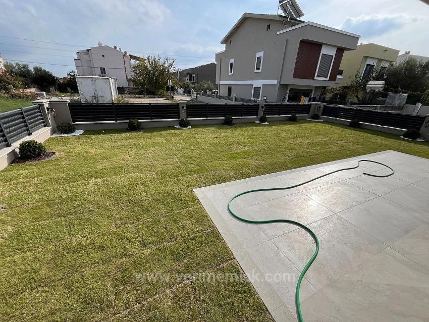 3+1 Villa Zum Verkauf In Menderes Gümüldür, 400 Meter Vom Meer Entfernt, Mit 3+1 Parkplätzen