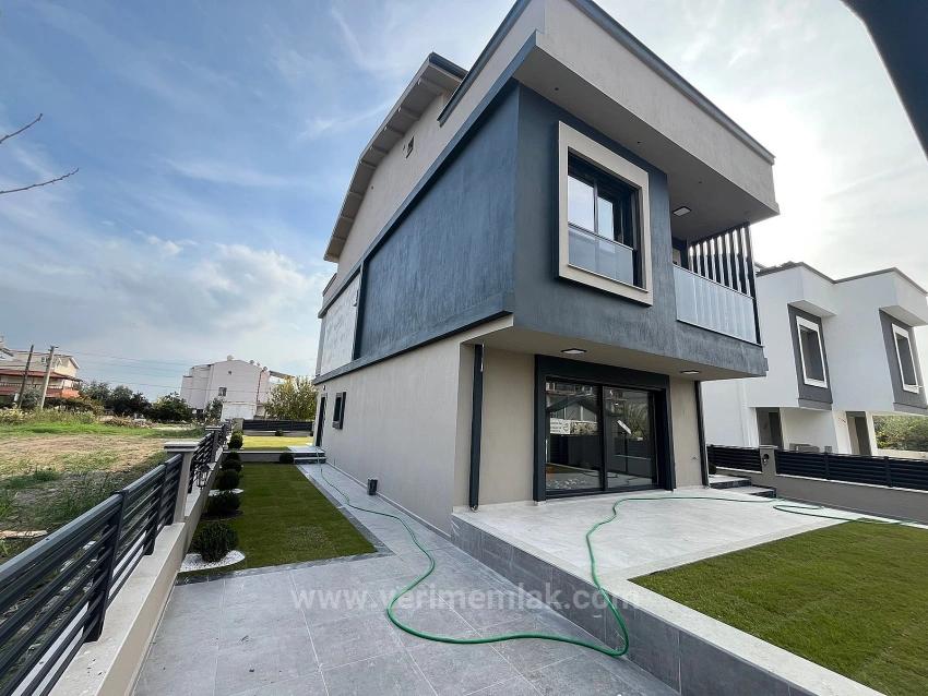 3+1 Villa Zum Verkauf In Menderes Gümüldür, 400 Meter Vom Meer Entfernt, Mit 3+1 Parkplätzen
