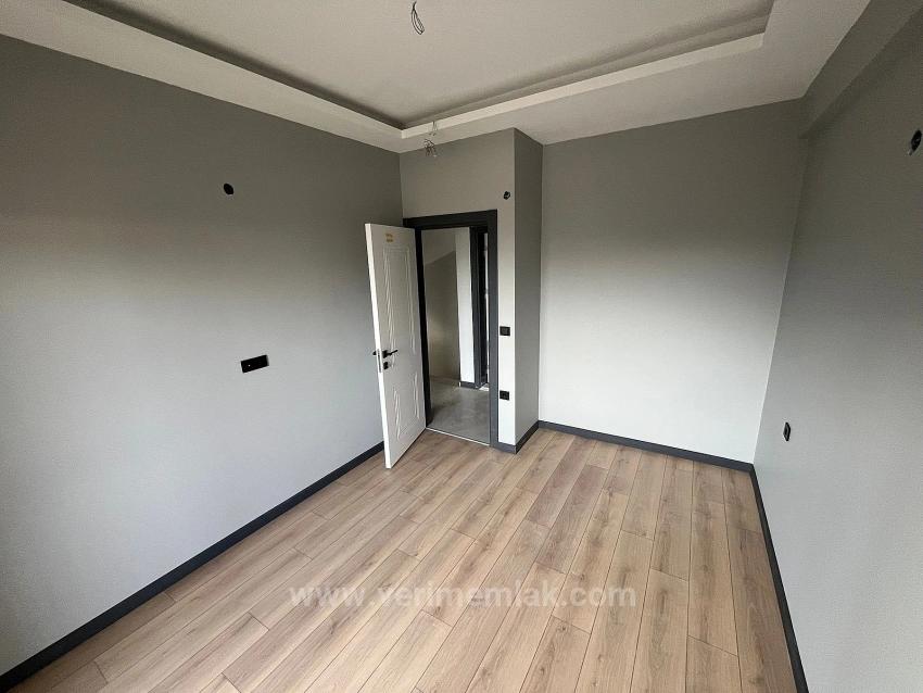 3+1 Villa Zum Verkauf In Menderes Gümüldür, 400 Meter Vom Meer Entfernt, Mit 3+1 Parkplätzen