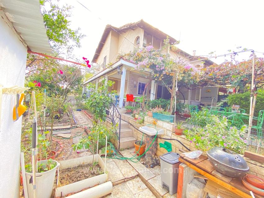 Prächtige 3+1 Villa Zum Verkauf In Doğanbey Mit Großem Garten Und Ohne Kosten