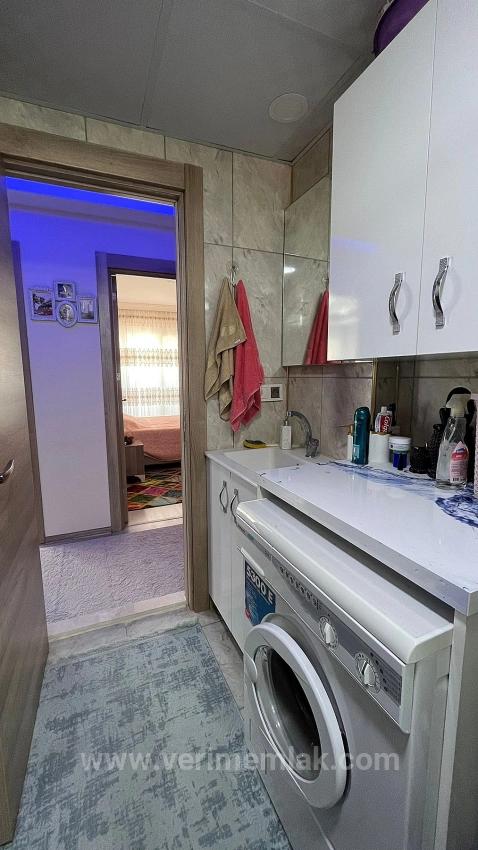 2+1 75 M² Große Mittelhohe Wohnung (2+1) Mit Doppelbalkon In Gumuldur Zu Verkaufen