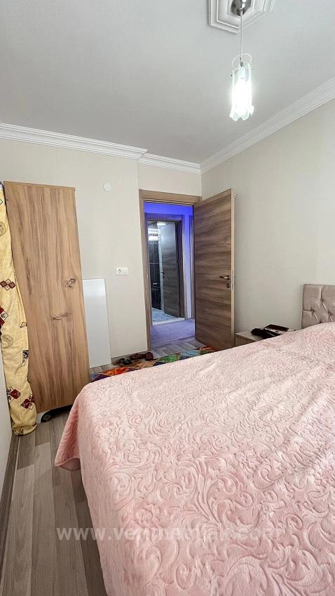 2+1 75 M² Große Mittelhohe Wohnung (2+1) Mit Doppelbalkon In Gumuldur Zu Verkaufen