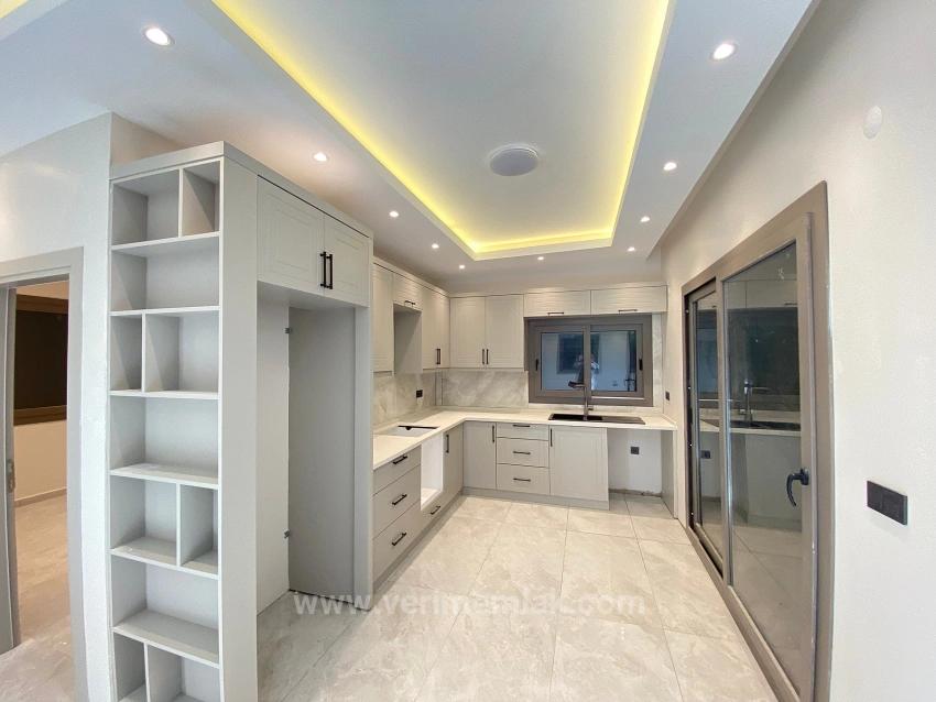 Brandneues Freistehendes Haus Mit 2 Schlafzimmern Und Einem Zusätzlichen Zimmer In Seferihisar Kavakdere, Inmitten Der Natur Und 3 Km Vom Meer Entfernt.