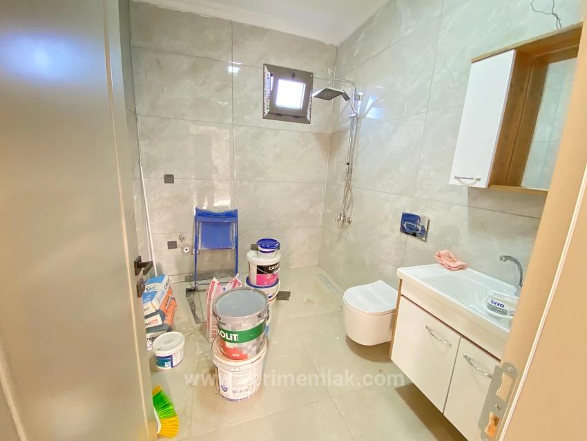 Brandneues Freistehendes Haus Mit 2 Schlafzimmern Und Einem Zusätzlichen Zimmer In Seferihisar Kavakdere, Inmitten Der Natur Und 3 Km Vom Meer Entfernt.