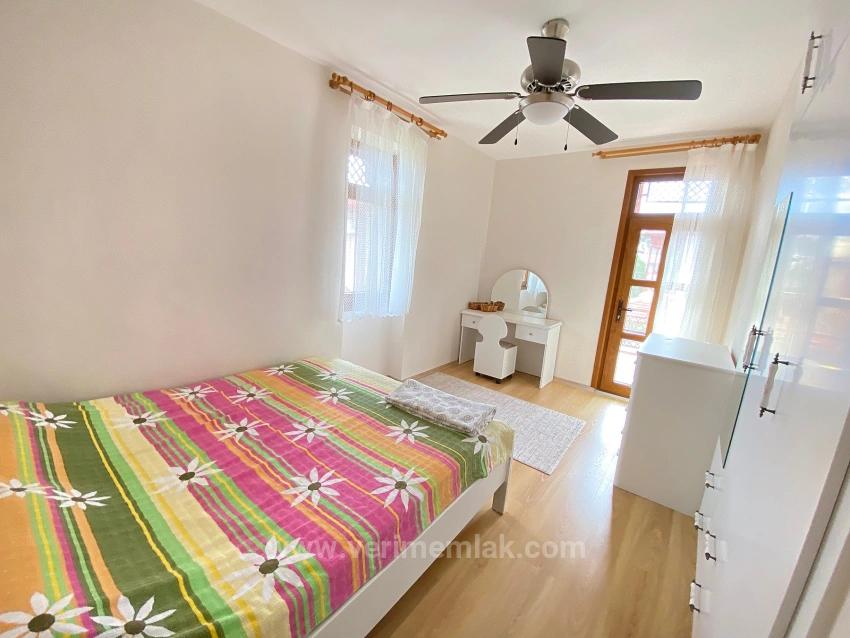 3+1 Villa Zum Verkauf Am Meer In Einer Anlage Mit Pool In Ürkmez