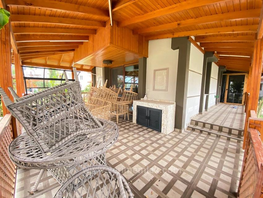 3+1 Villa Zum Verkauf In Ürkmez, İzmir, 50 M Vom Strand Bahçeli Entfernt, Kostenlos