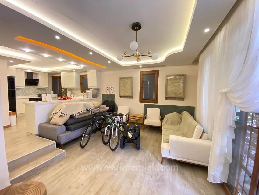 3+1 Villa Zum Verkauf In Ürkmez, İzmir, 50 M Vom Strand Bahçeli Entfernt, Kostenlos