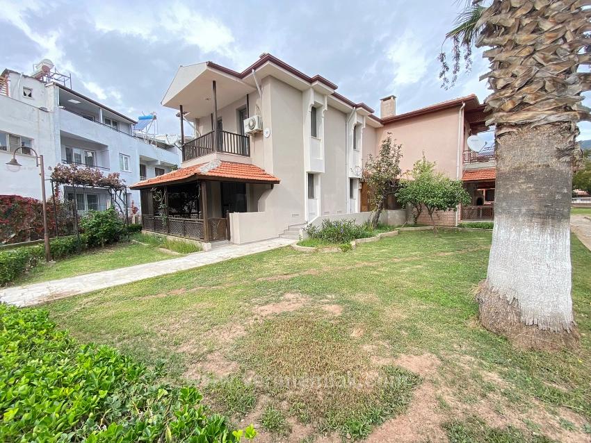 3+1 Villa Mit Pool Und Sicherheitsdienst, Direkt Am Meer In Seferihisar, Erdem Tur Site