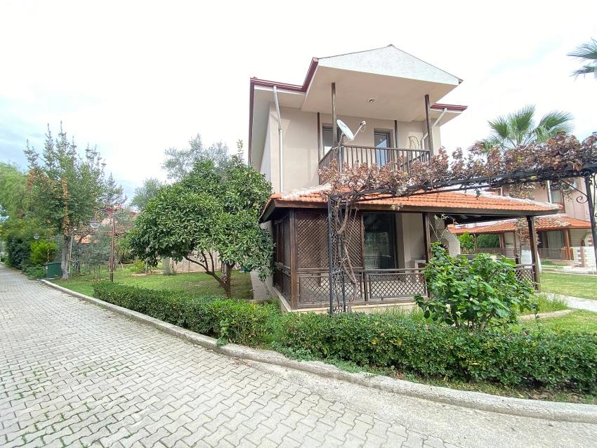 3+1 Villa Mit Pool Und Sicherheitsdienst, Direkt Am Meer In Seferihisar, Erdem Tur Site