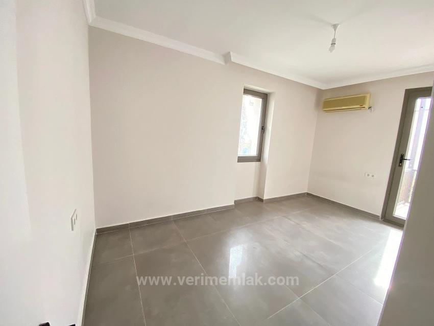 3+1 Villa Mit Pool Und Sicherheitsdienst, Direkt Am Meer In Seferihisar, Erdem Tur Site