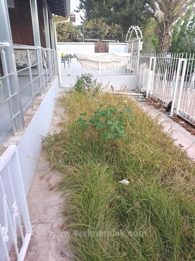 3+1 Villa Zum Verkauf In Ürkmez, 50 M Vom Meer Entfernt