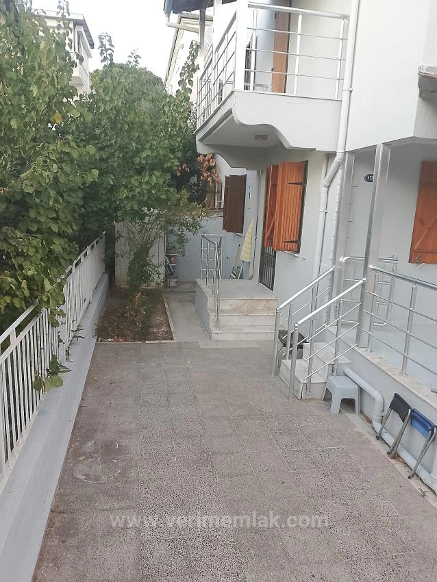 3+1 Villa Zum Verkauf In Ürkmez, 50 M Vom Meer Entfernt