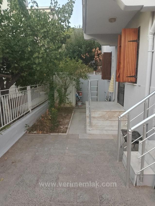3+1 Villa Zum Verkauf In Ürkmez, 50 M Vom Meer Entfernt