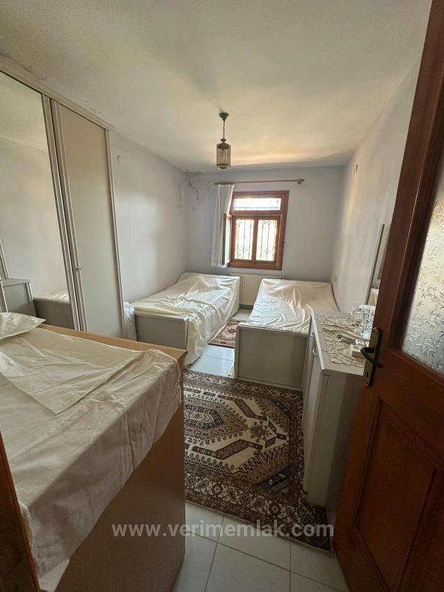 3+1 Villa Zum Verkauf In Ürkmez, 50 M Vom Meer Entfernt