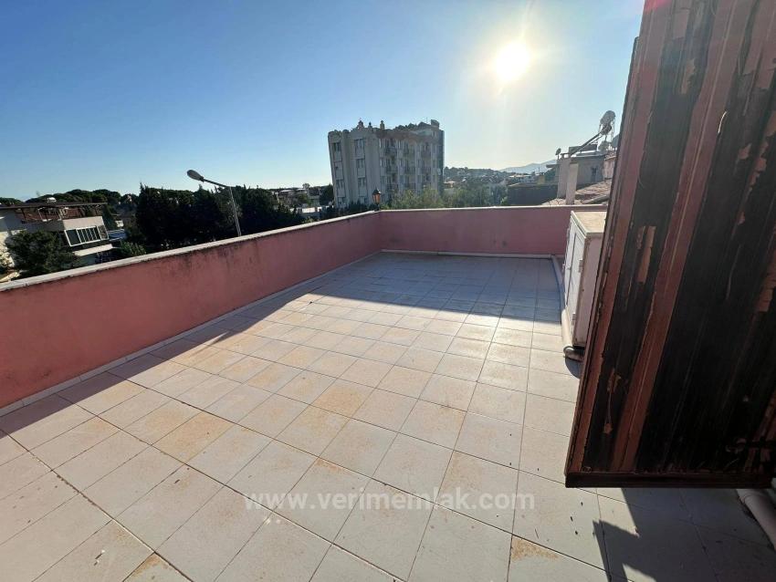 3+1 Villa Zum Verkauf In Ürkmez, 50 M Vom Meer Entfernt