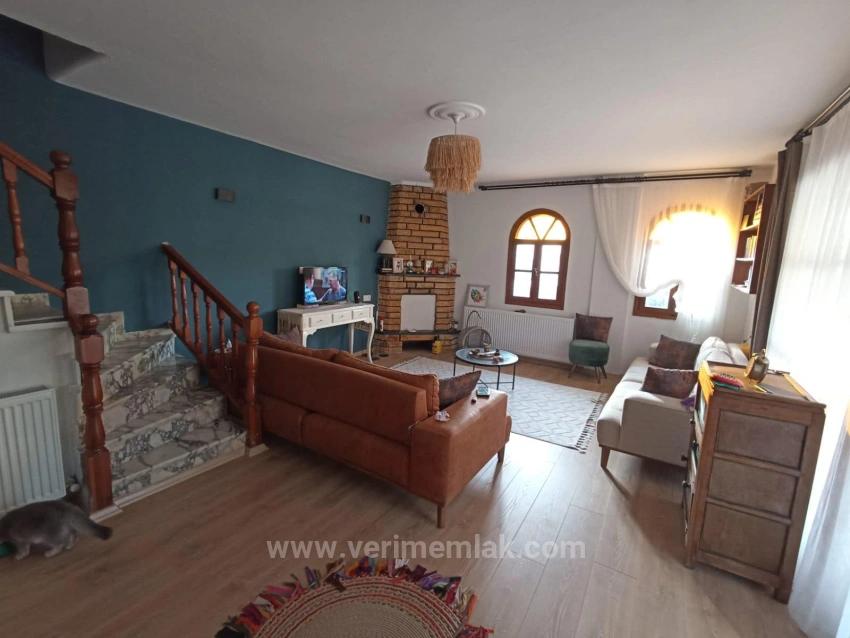 3+1 Villa Zum Verkauf 300 Meter Vom Strand Özdere Çukuralti Entfernt