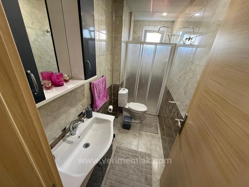 2+1-Wohnung Mit Hauptbadezimmer In Gumuldur Zu Verkaufen