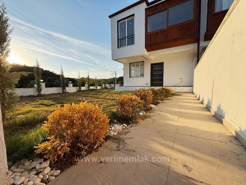Brandneue 3+1 Villa Zum Verkauf Mit Großem Garten In Doğanbey Payamlı