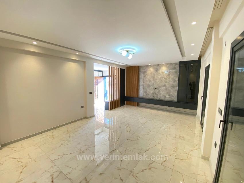 550 M² Großes Grundstück In Kavakdere, Seferihisar, Luxuriöse 3+2-Zimmer-Villa Mit Pool