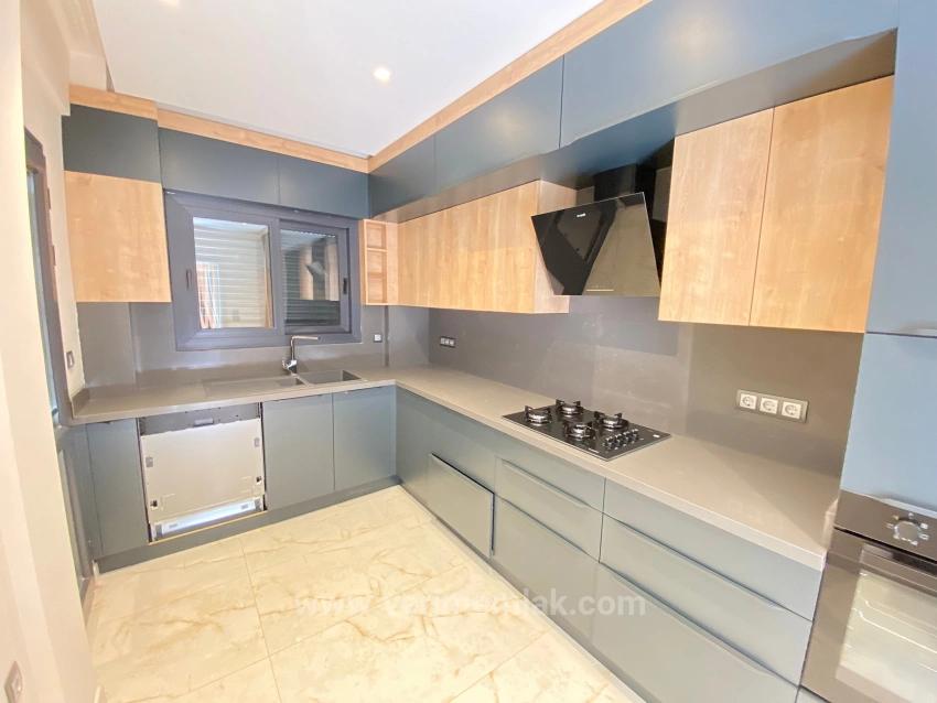 550 M² Großes Grundstück In Kavakdere, Seferihisar, Luxuriöse 3+2-Zimmer-Villa Mit Pool