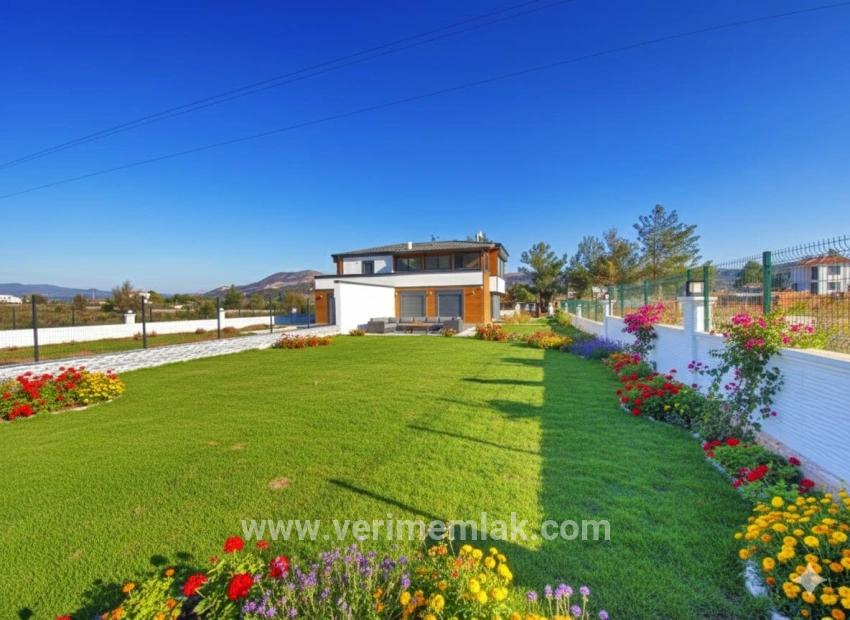 3+2-Zimmer Villa Zu verkaufen in Kavakdere Bz. Seferihisar - 550 m²