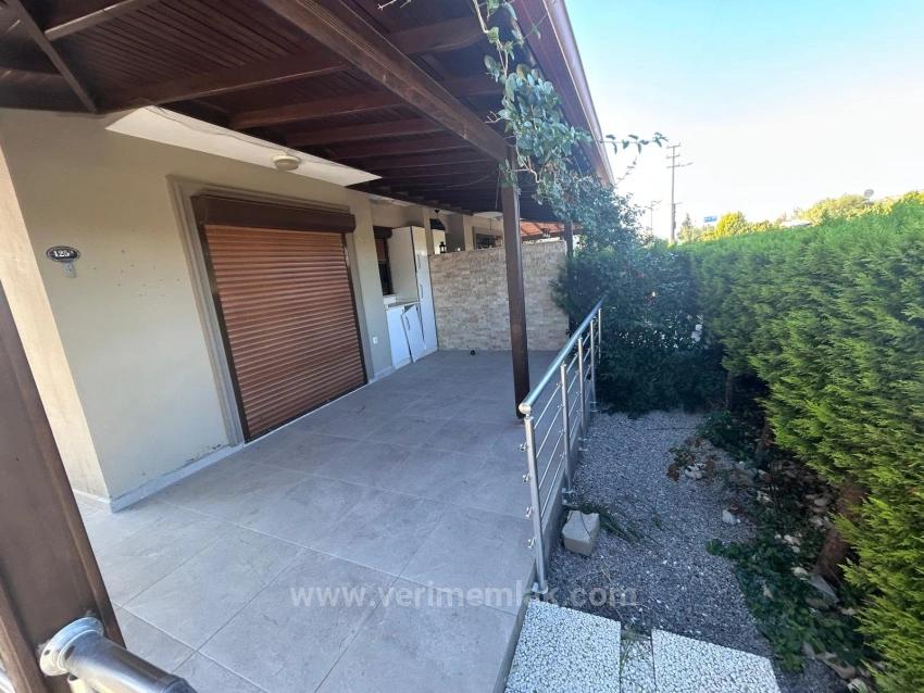 3+1 Villa Mit Pool In Einer Anlage Am Meer In Gümüldür