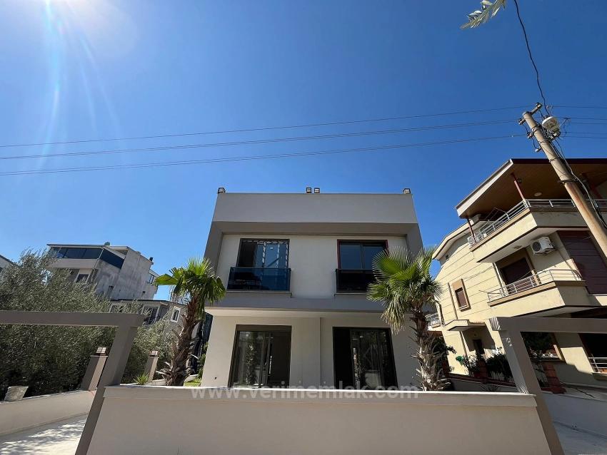 Özdere Çukuralaltı Zentrale Lage 3+1 Sommerhaus Zum Verkauf Mit Parkplatz