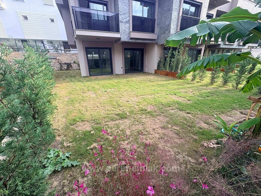 Luxuriöse 3+1 Privatvilla Mit Pool Am Meer In Özdere