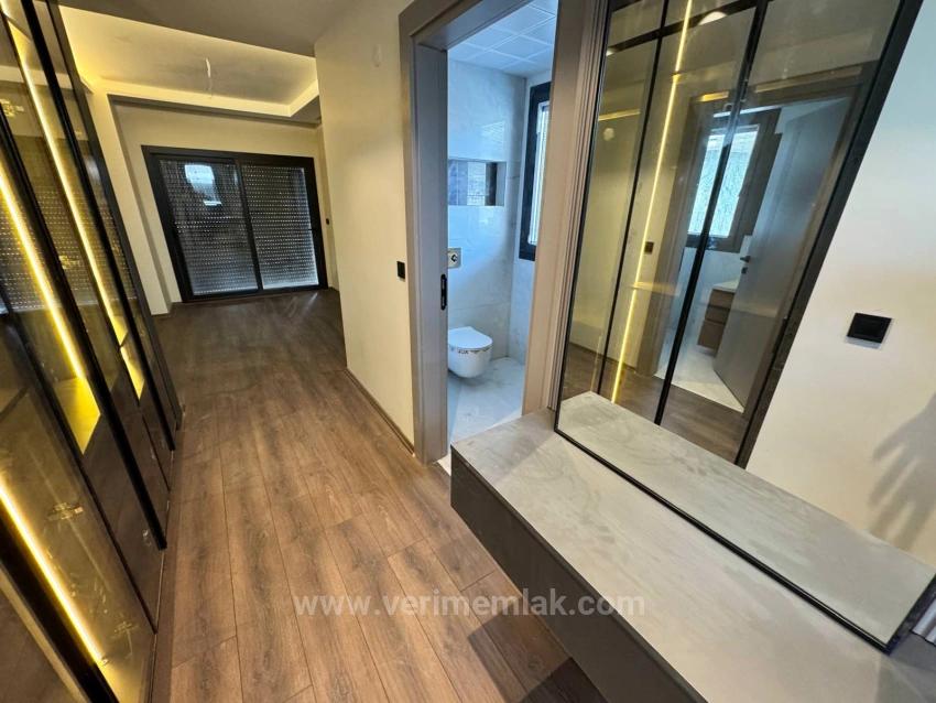 Luxuriöse 3+1 Privatvilla Mit Pool Am Meer In Özdere