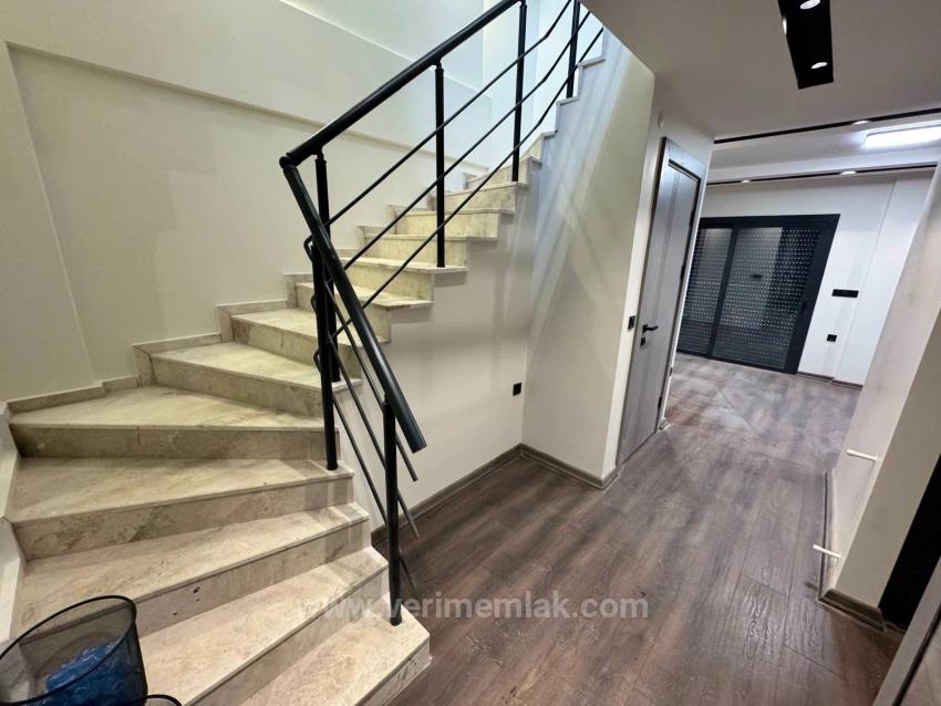 Luxuriöse 3+1 Privatvilla Mit Pool Am Meer In Özdere