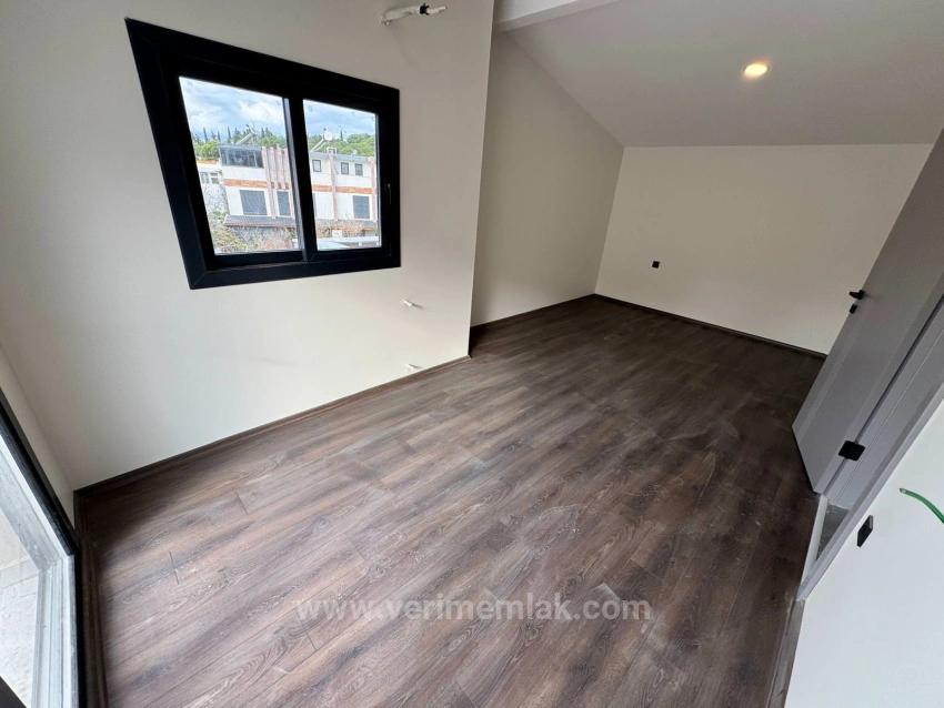 Luxuriöse 3+1 Privatvilla Mit Pool Am Meer In Özdere