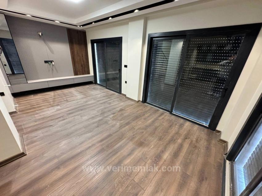 Luxuriöse 3+1 Privatvilla Mit Pool Am Meer In Özdere