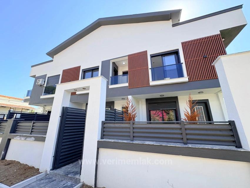 Luxuriöse 3+1-Villa Mit Großem Garten Zum Verkauf In Özdere Ortamahalle