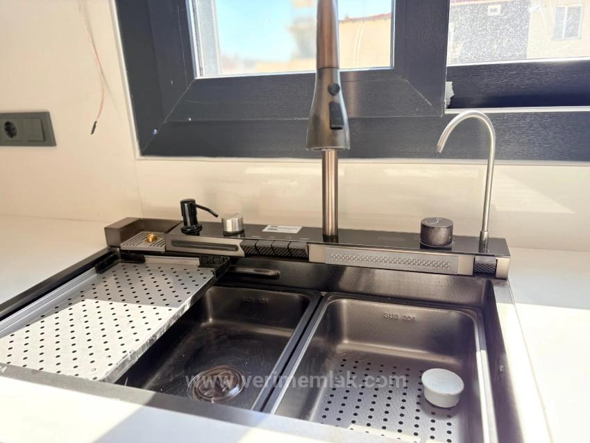 Luxuriöse 3+1-Villa Mit Großem Garten Zum Verkauf In Özdere Ortamahalle