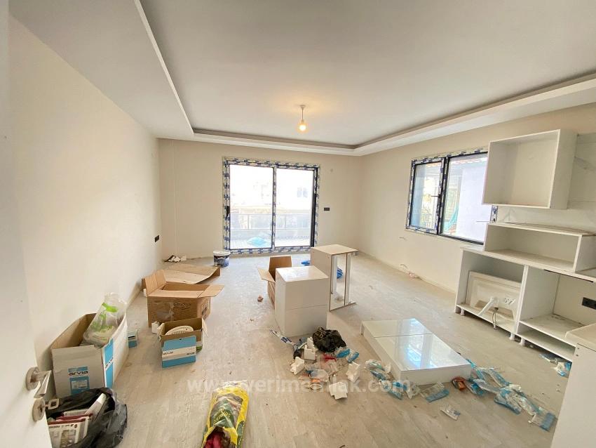 Luxuriöse 3+1-Maisonette-Wohnung Mit Terrasse In Zentraler Lage In Ürkmez