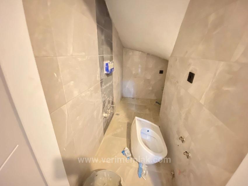 Luxuriöse 3+1-Maisonette-Wohnung Mit Terrasse In Zentraler Lage In Ürkmez