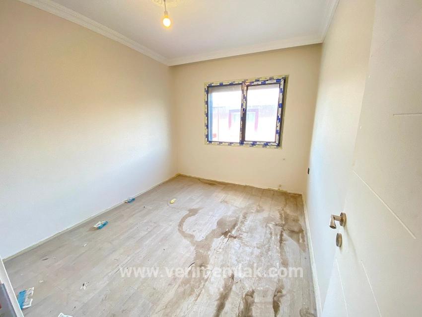 Seferihisar Ürkmez zentrale Lage luxuriöse Terrasse null 3+1 Wohnung Doppelhaus