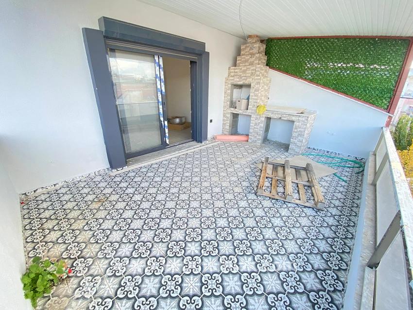 Seferihisar Ürkmez zentrale Lage luxuriöse Terrasse null 3+1 Wohnung Doppelhaus