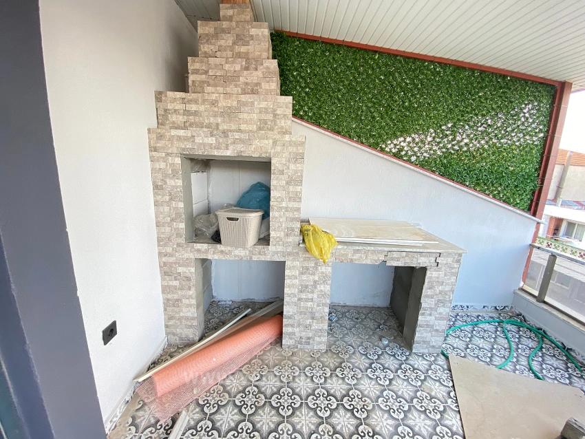 Luxuriöse 3+1-Maisonette-Wohnung Mit Terrasse In Zentraler Lage In Ürkmez