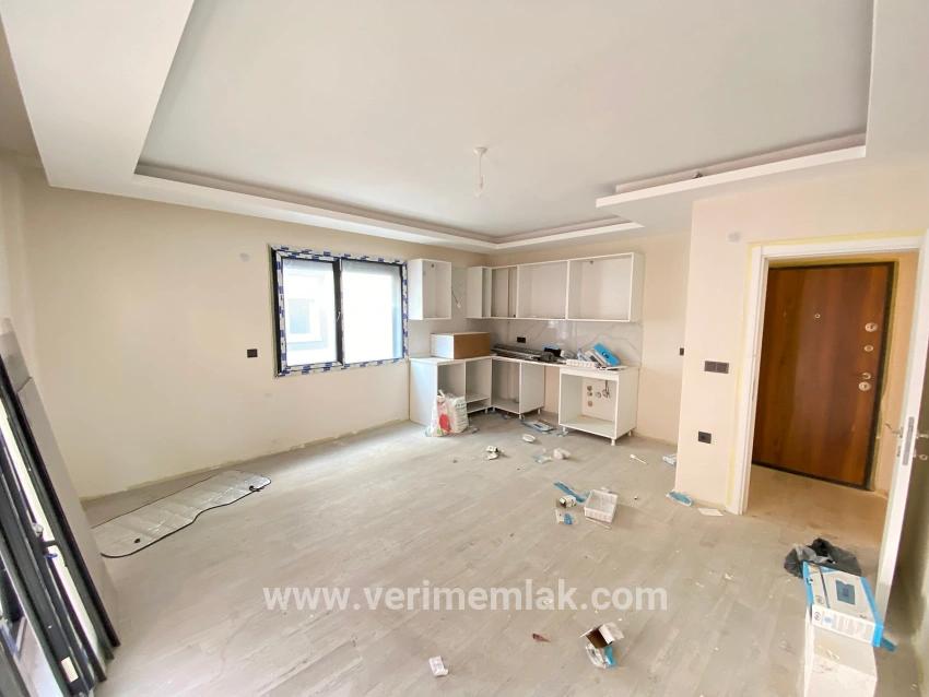 Seferihisar Ürkmez zentrale Lage luxus Sifir 2+1 Wohnung zum Verkauf
