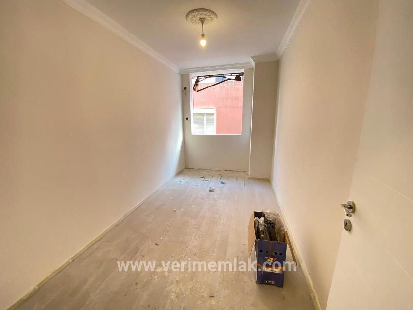 Seferihisar Ürkmez zentrale Lage luxus Sifir 2+1 Wohnung zum Verkauf