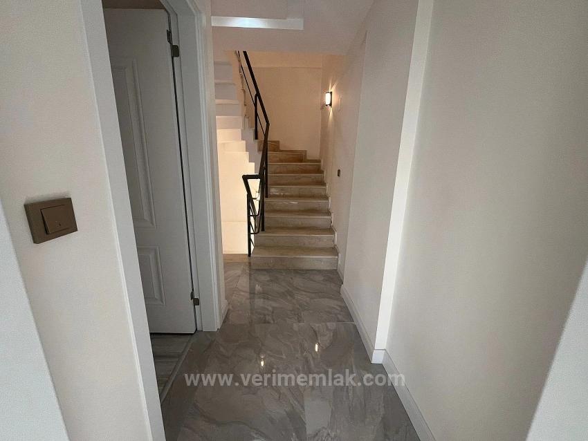 3+1-Zimmer Villa Zu verkaufen in Gümüldür İnönü Bz. Menderes Gümüldür - 200 m²